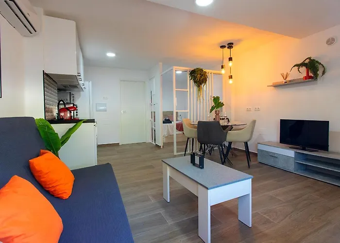 Apartament Taga 17 *