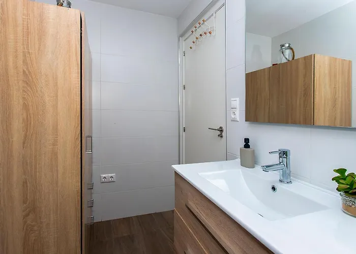Apartament Taga 17 *